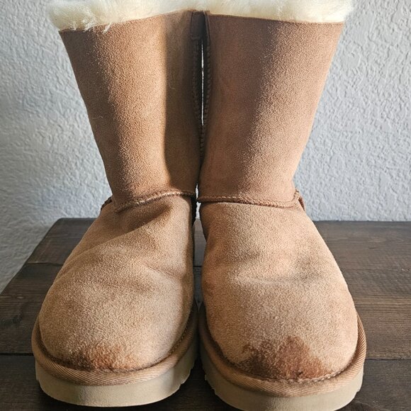 Ugg Bailey Bow II Boots - like new - Picture 3 of 7